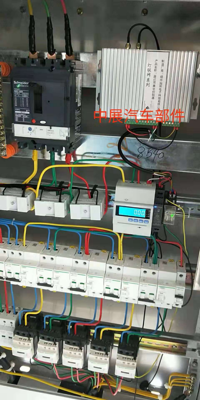 燦陽(yáng)公司為蘇北某工業(yè)區(qū)100多棟樓宇亮化安裝集中控制器。(圖6)